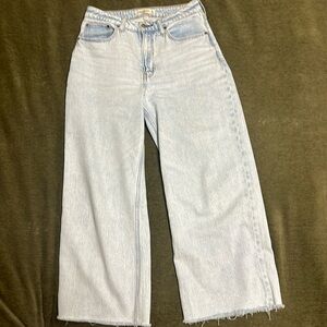 Abercrombie Curve Love High Rise Cropped Wide Leg Jean